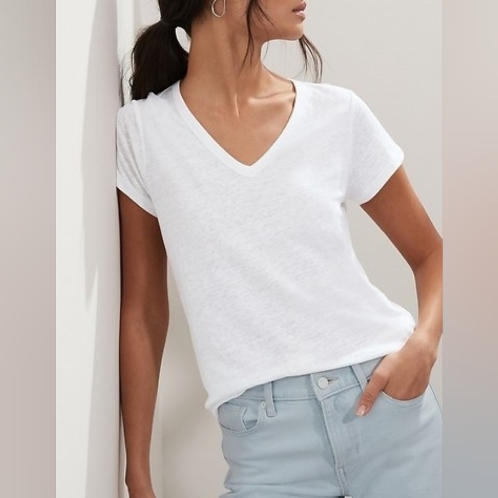 Banana Republic Classic White Short Sleeve Top